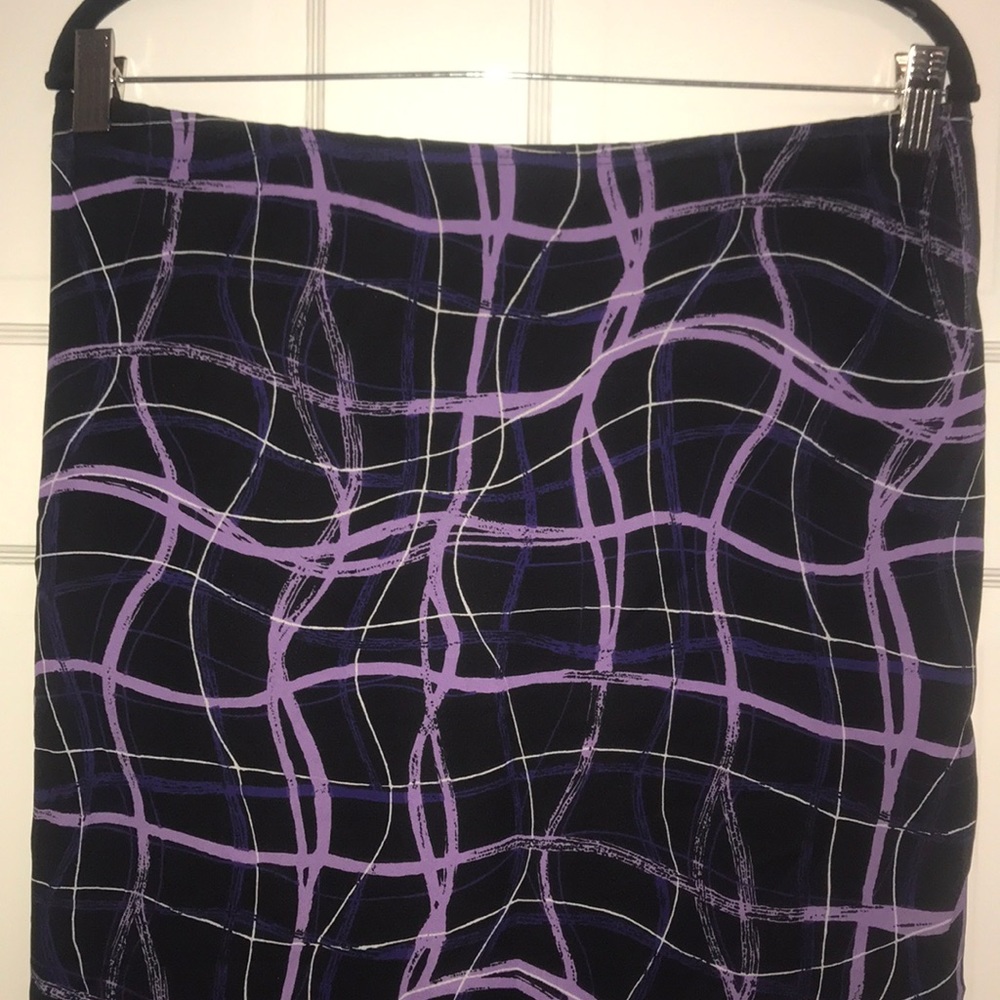Cute black & purple ruffle skirt - Picture 4 of 5
